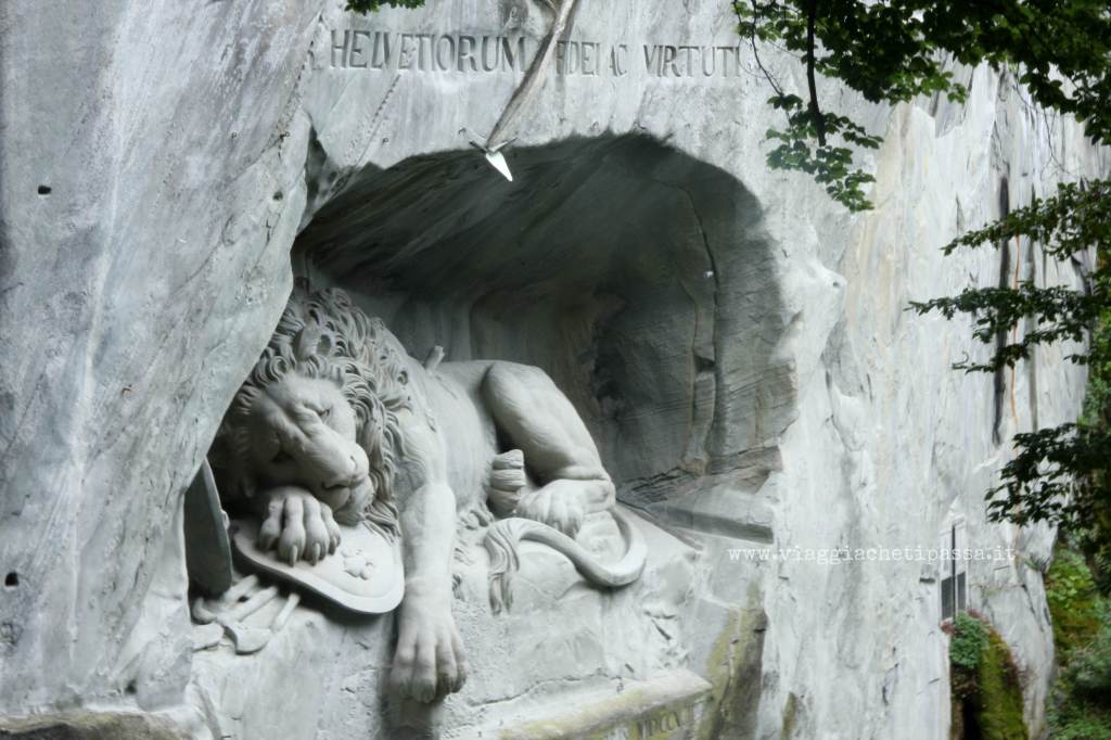 Lucerna monumento leone morente
