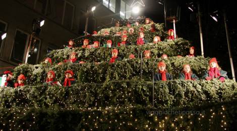 Albero Di Natale Java.Zurigo A Natale