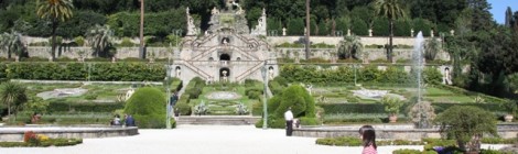 Toscana per bambini, CACCIA ALLE STATUE DI VILLA GARZONI